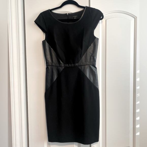 Ann Taylor Black with Faux Leather Waist Detail Shift Dress Cap Sleeve size 0 - Picture 1 of 4